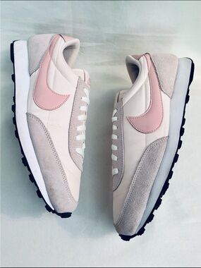 Nike Daybreak Sneakers